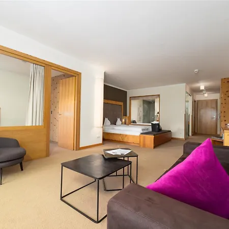 Superior Wellnesshotel Mein Almhof 4 S Hotel 4*