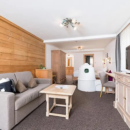 Mein Almhof Superior Hotel 4*