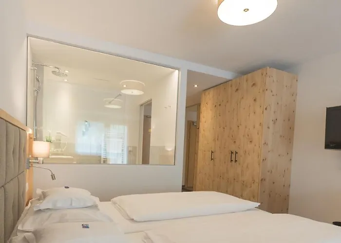 Wellnesshotel Mein Almhof Superior מלון נאודרס